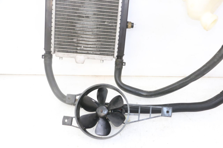 photo de RADIATEUR PEUGEOT SATELIS 125 (2010 - 2012)