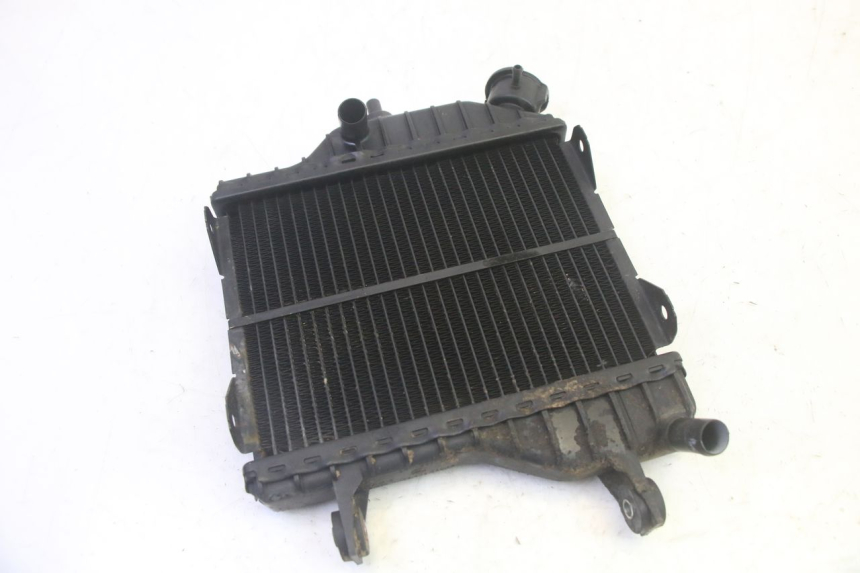 photo de RADIATEUR YAMAHA TZR 50 (2008 - 2016) - Détail de la pièce