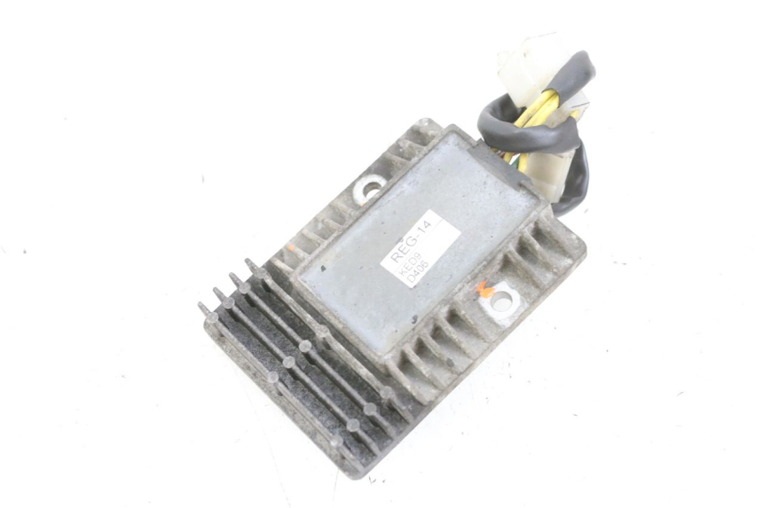 photo de REGULATEUR CHARGE ADIVA AD3 300 (2014 - 2020)