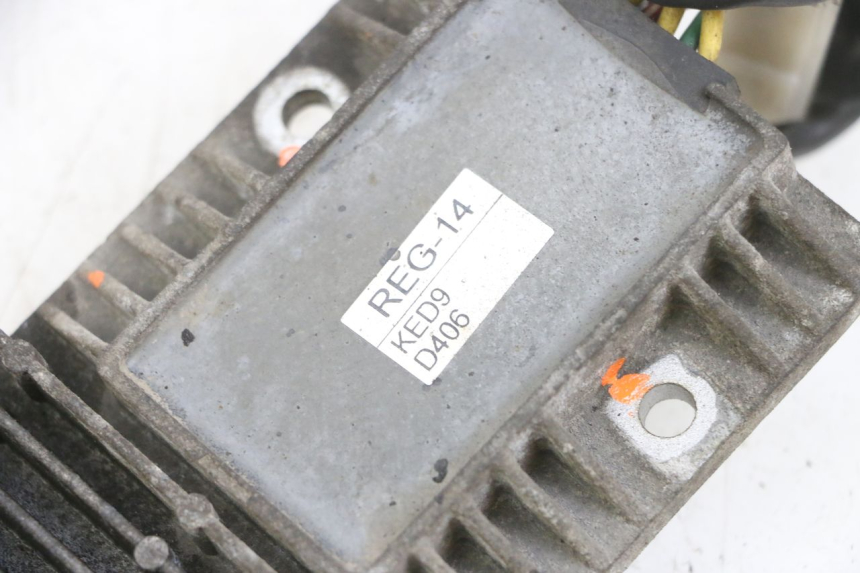 photo de REGULATEUR CHARGE ADIVA AD3 300 (2014 - 2020)