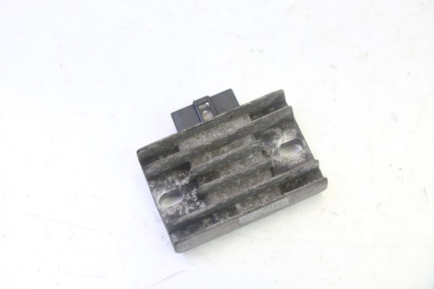 photo de REGULATEUR CHARGE HYOSUNG GV AQUILA 125 (2000 - 2004)