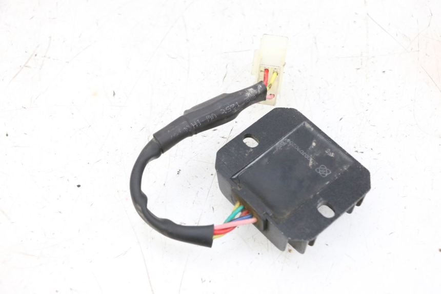 photo de REGULATEUR CHARGE MAG POWER BOMBERS 4T 50 (2016 - 2026) - Zoom état d’usage