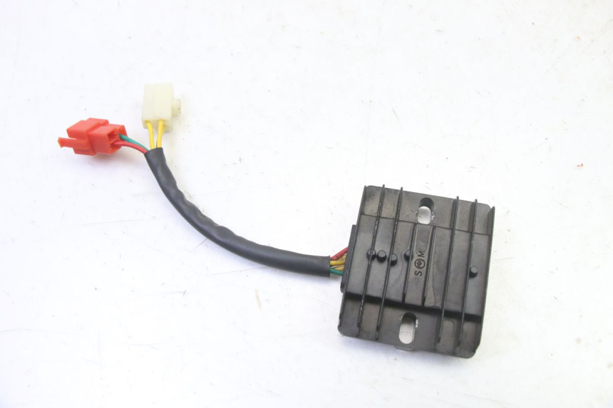 photo de REGULATEUR CHARGE MOTRON BREEZY 4T 50 (2021 - 2025)