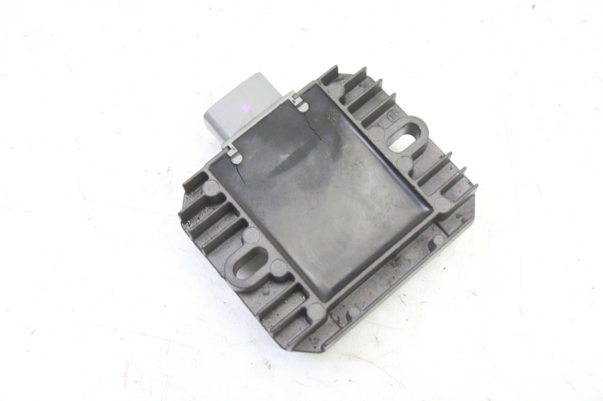 photo de REGULATEUR CHARGE SUZUKI BURGMAN 125 (2007 - 2014)