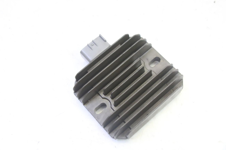 photo de REGULATEUR CHARGE SUZUKI BURGMAN 125 (2007 - 2014)