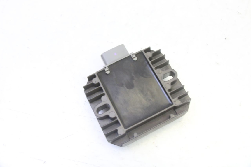 photo de REGULATEUR CHARGE SUZUKI BURGMAN 125 (2007 - 2014)