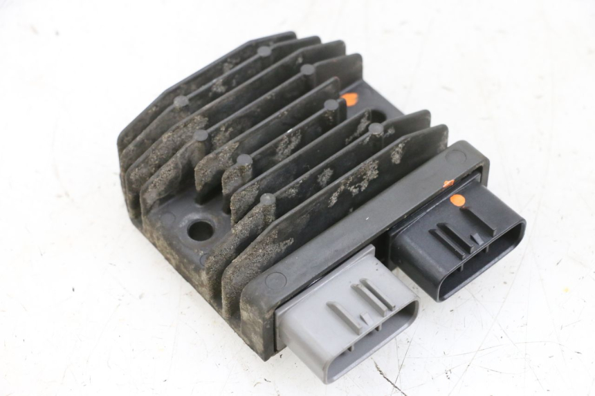 photo de REGULATEUR CHARGE SUZUKI BURGMAN 650 (2013 - 2020)