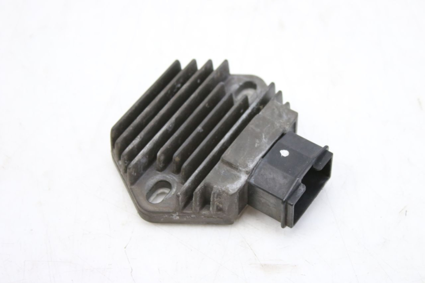 photo de REGULATEUR CHARGE HONDA CBF 500 (2004 - 2007)
