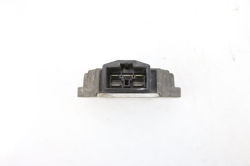 photo de REGULATEUR CHARGE HONDA CBF 500 (2004 - 2007)