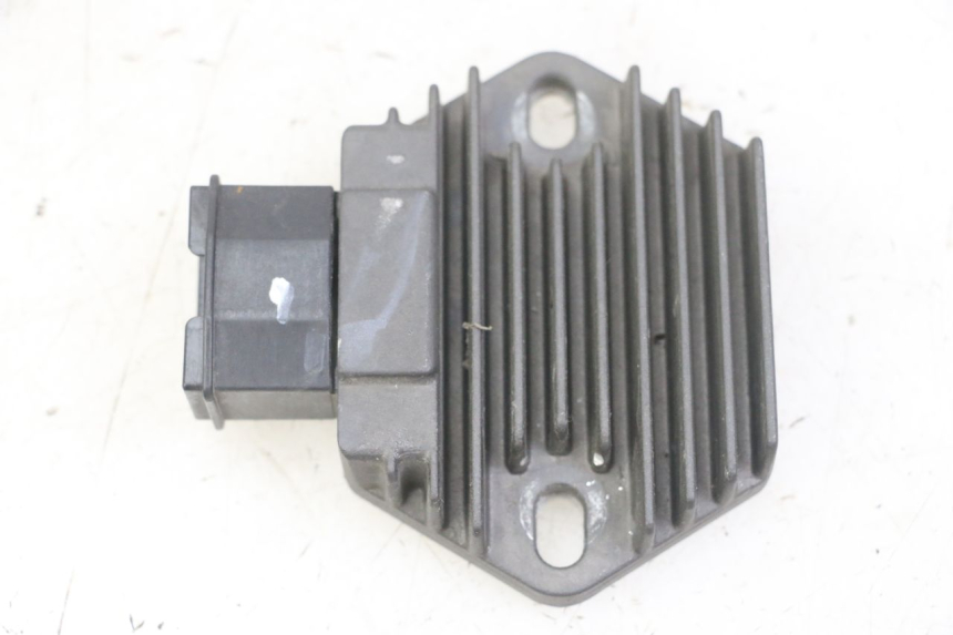photo de REGULATEUR CHARGE HONDA CBF 500 (2004 - 2007)
