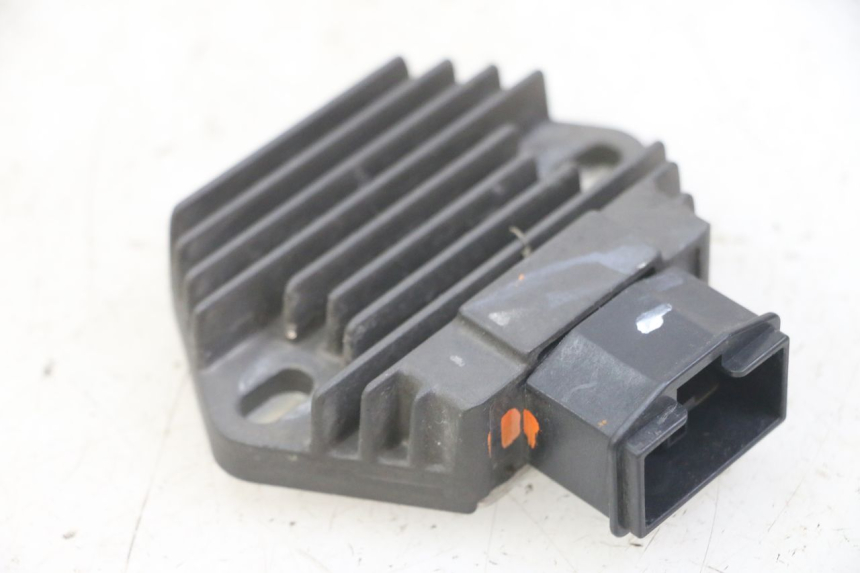 photo de REGULATEUR CHARGE HONDA CBF 500 (2004 - 2007)
