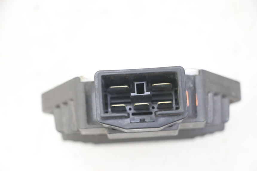 photo de REGULATEUR CHARGE HONDA CBF 500 (2004 - 2007)