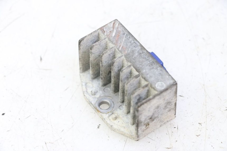 photo de REGULATEUR CHARGE HONDA CBF 125 (2009 - 2015)