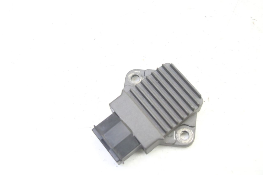 photo de REGULATEUR CHARGE HONDA CBR RR FIREBLADE 900 (1992 - 1994)