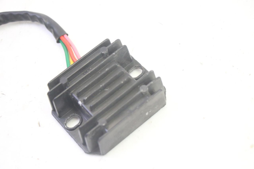 photo de REGULATEUR CHARGE SYM CROX 4T 50 (2016 - 2023) - Détail de la pièce