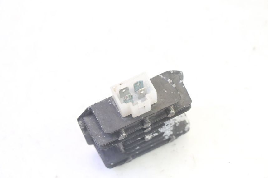 photo de REGULATEUR CHARGE LONGJIA DIGITA 4T 50 (2019 - 2022) - Zoom état d’usage