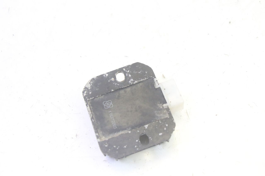 photo de REGULATEUR CHARGE LONGJIA DIGITA 4T 50 (2019 - 2022) - Gros plan technique