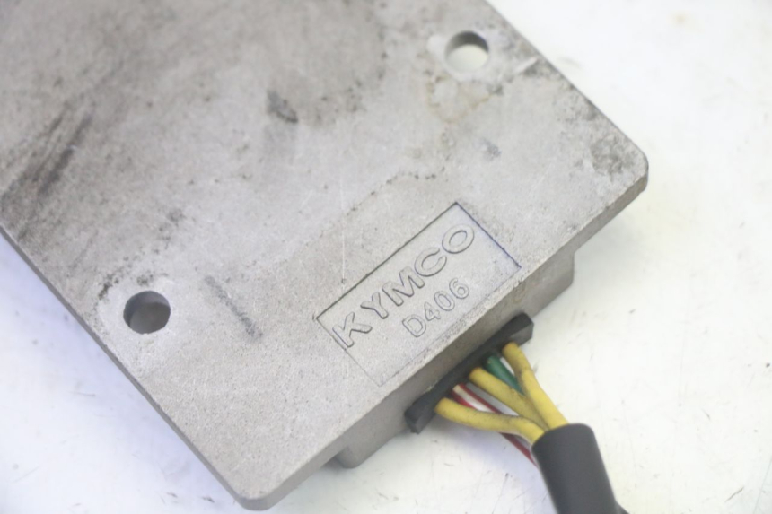 photo de REGULATEUR CHARGE KYMCO DINK STREET 125 (2009 - 2014)