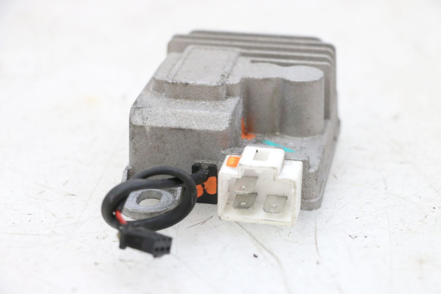 photo de REGULATEUR CHARGE SEGWAY NINEBOT E125S 1 (2022 - 2026) - Gros plan technique