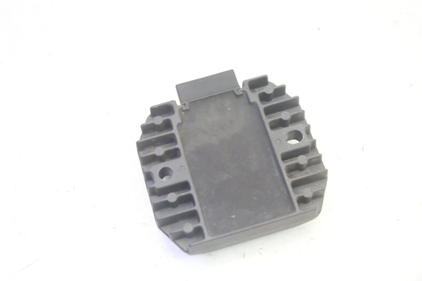 photo de REGULATEUR CHARGE PEUGEOT ELYSEO 125 (1999 - 2004) - Zoom état d’usage