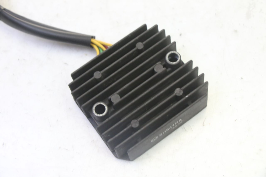 photo de REGULATEUR CHARGE HONDA FES S-WING SWING ABS 125 (2007 - 2015)