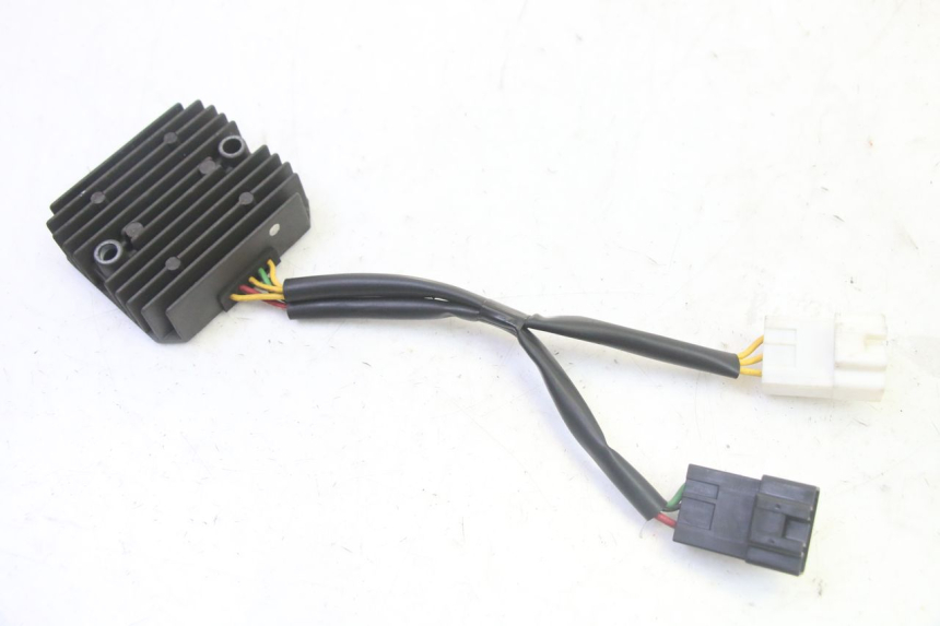 photo de REGULATEUR CHARGE HONDA FES S-WING SWING ABS 125 (2007 - 2015)