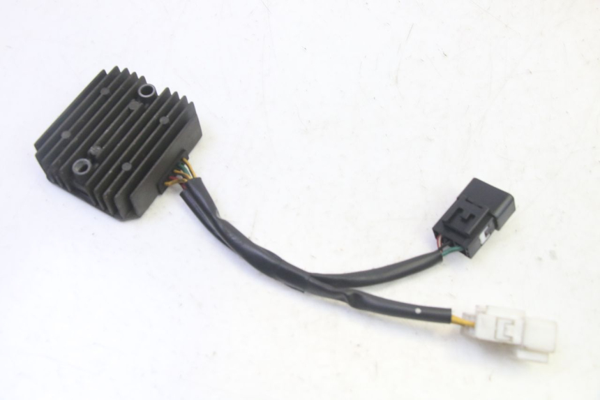 photo de REGULATEUR CHARGE HONDA FES S-WING SWING ABS 125 (2007 - 2015)