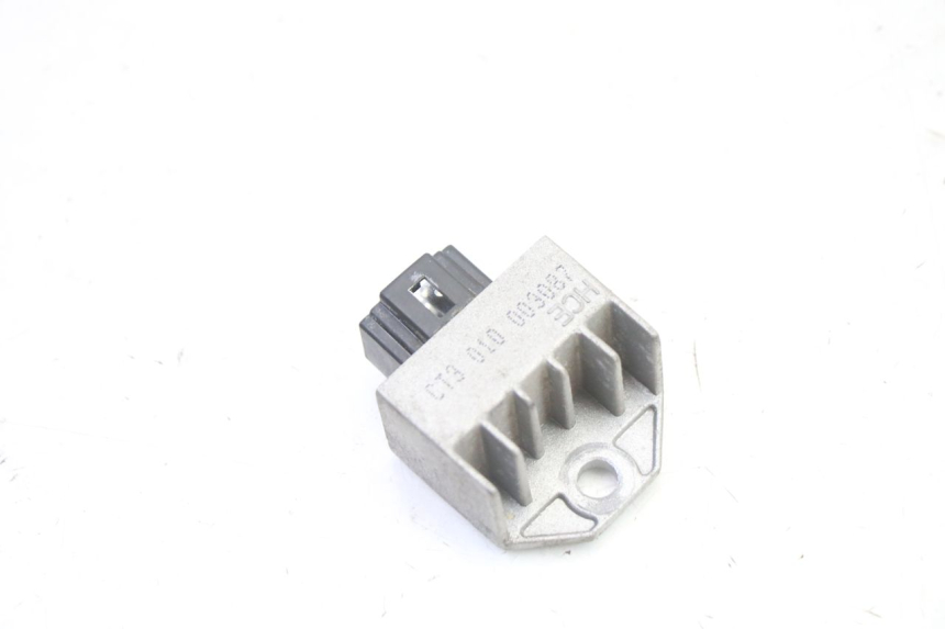 photo de REGULATEUR CHARGE SYM FIDDLE 2 50 (2008 - 2013)