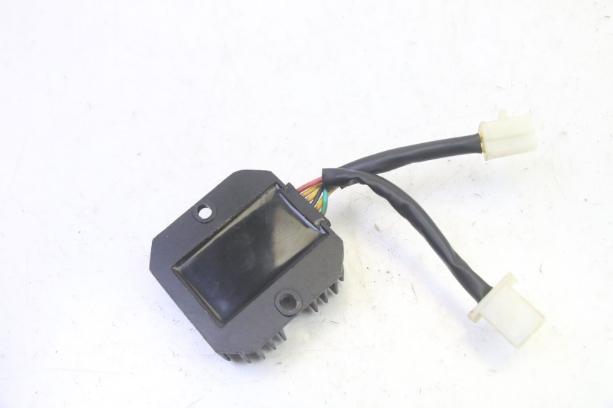 photo de REGULATEUR CHARGE SYM FIDDLE 3 III 125 (2014 - 2020) - Zoom état d’usage