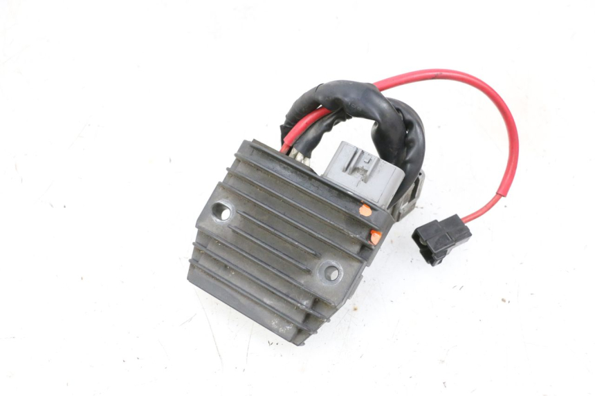 photo de REGULATEUR CHARGE YAMAHA FJR ABS 1300 (2006 - 2012) - Vue d’ensemble