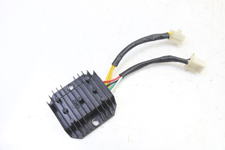 photo de REGULATEUR CHARGE VENESI FLY RETRO 4T 50 (2020 - 2025)