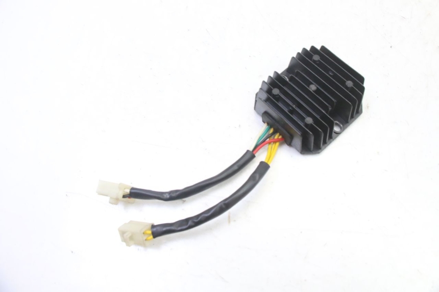 photo de REGULATEUR CHARGE VENESI FLY RETRO 4T 50 (2020 - 2025)