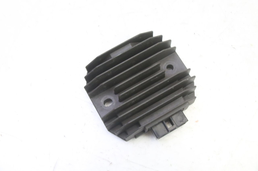photo de REGULATEUR CHARGE YAMAHA FZ6 FAZER S2 600 (2007 - 2011)