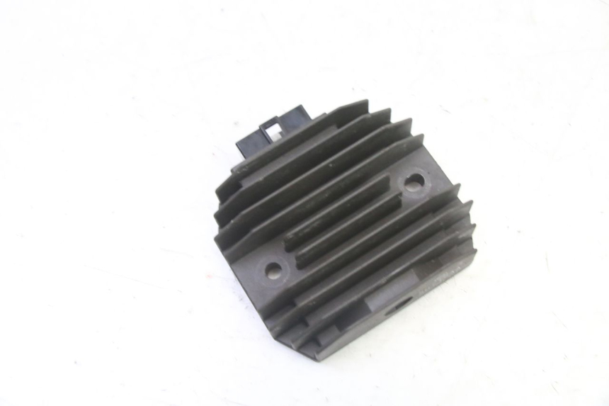 photo de REGULATEUR CHARGE YAMAHA FZ6 FAZER S2 600 (2007 - 2011)