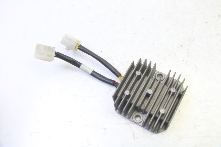 photo de REGULATEUR CHARGE KYMCO GRAND DINK 125 (2002 - 2007)