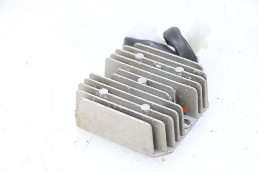 photo de REGULATEUR CHARGE JM MOTORS GTS 125 (2015 - 2019) - Vue d’ensemble