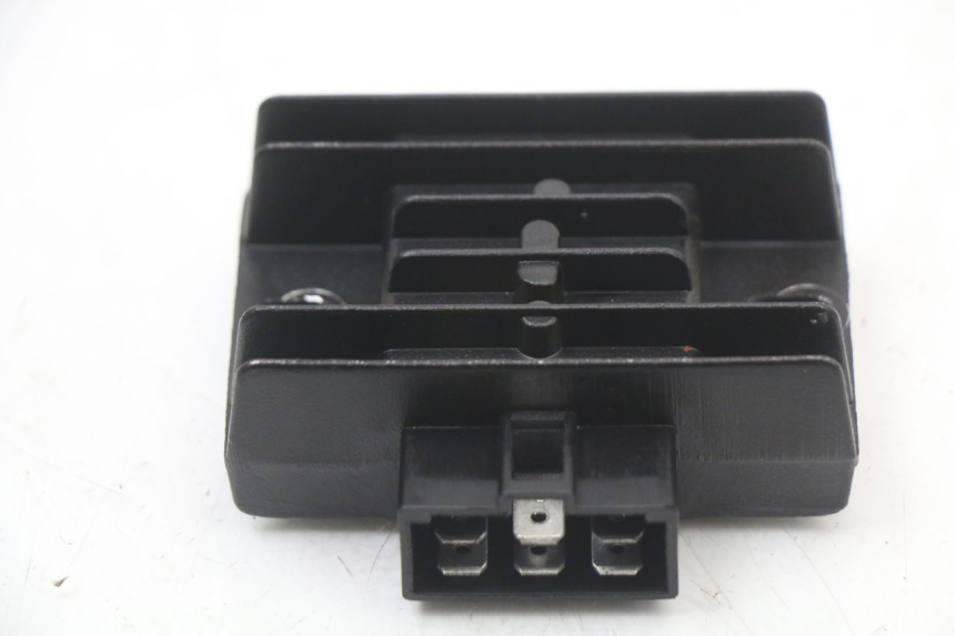 photo de REGULATEUR CHARGE HYOSUNG GTR 125 (2006 - 2008)