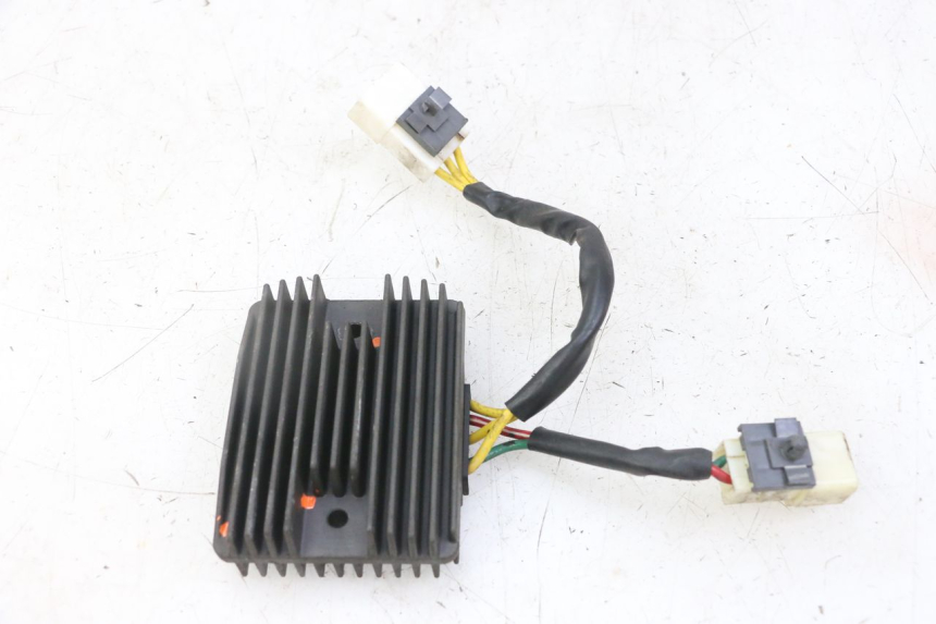 photo de REGULATEUR CHARGE PIAGGIO IE MP3 YOURBAN 300 (2011 - 2016)