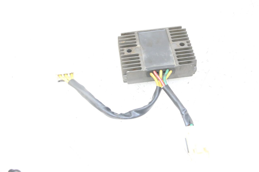 photo de REGULATEUR CHARGE PIAGGIO IE MP3 YOURBAN 300 (2011 - 2016)