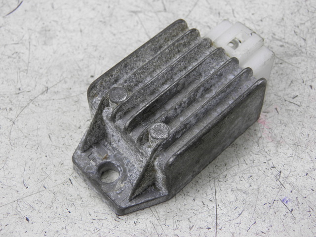 photo de REGULATEUR CHARGE JONWAY SOLANA 50 (2007 - 2016)