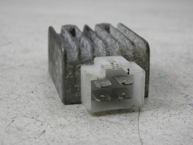 photo de REGULATEUR CHARGE JONWAY SOLANA 50 (2007 - 2016)