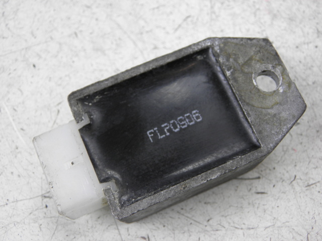 photo de REGULATEUR CHARGE JONWAY SOLANA 50 (2007 - 2016)