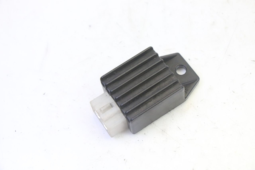 photo de REGULATEUR CHARGE PEUGEOT KISBEE 2T 50 (2010 - 2017)