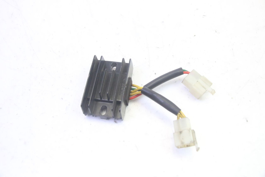 photo de RÉGULATEUR DE CHARGE PEUGEOT KISBEE 4T 50 (2018 - 2022) - Détail de la pièce