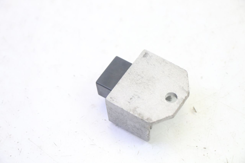 photo de REGULATEUR CHARGE PEUGEOT KISBEE 4T 50 (2010 - 2017) - Zoom état d’usage