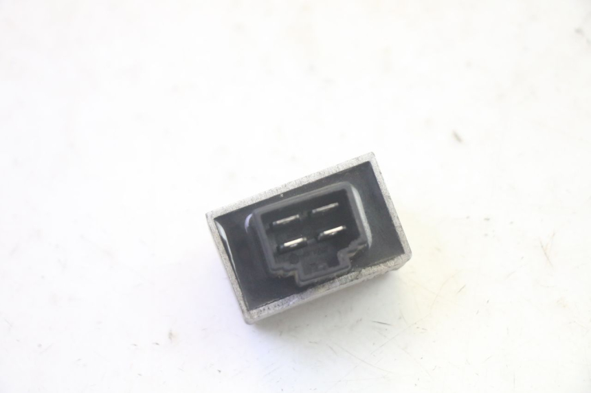 photo de REGULATEUR CHARGE PEUGEOT KISBEE 4T 50 (2010 - 2017) - Autre angle de vue