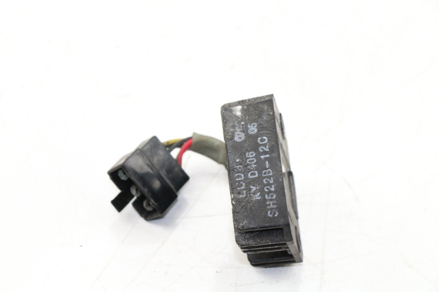 photo de REGULATEUR CHARGE KYMCO PEOPLE S 125 (2000 - 2008)