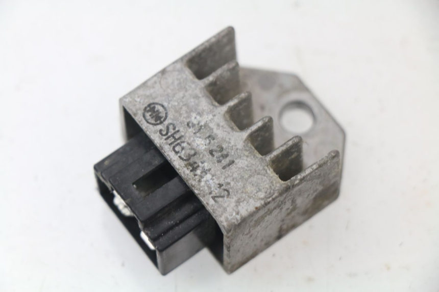 photo de REGULATEUR CHARGE PEUGEOT LUDIX 50 (2008 - 2017)