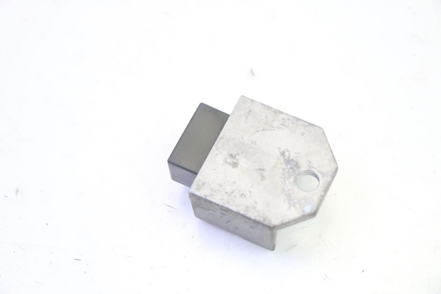 photo de REGULATEUR CHARGE PEUGEOT LUDIX 50 (2005 - 2007) - Zoom état d’usage