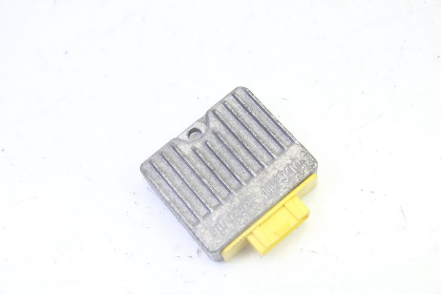 photo de REGULATEUR CHARGE PIAGGIO LXV 4T 50 (2009 - 2013)